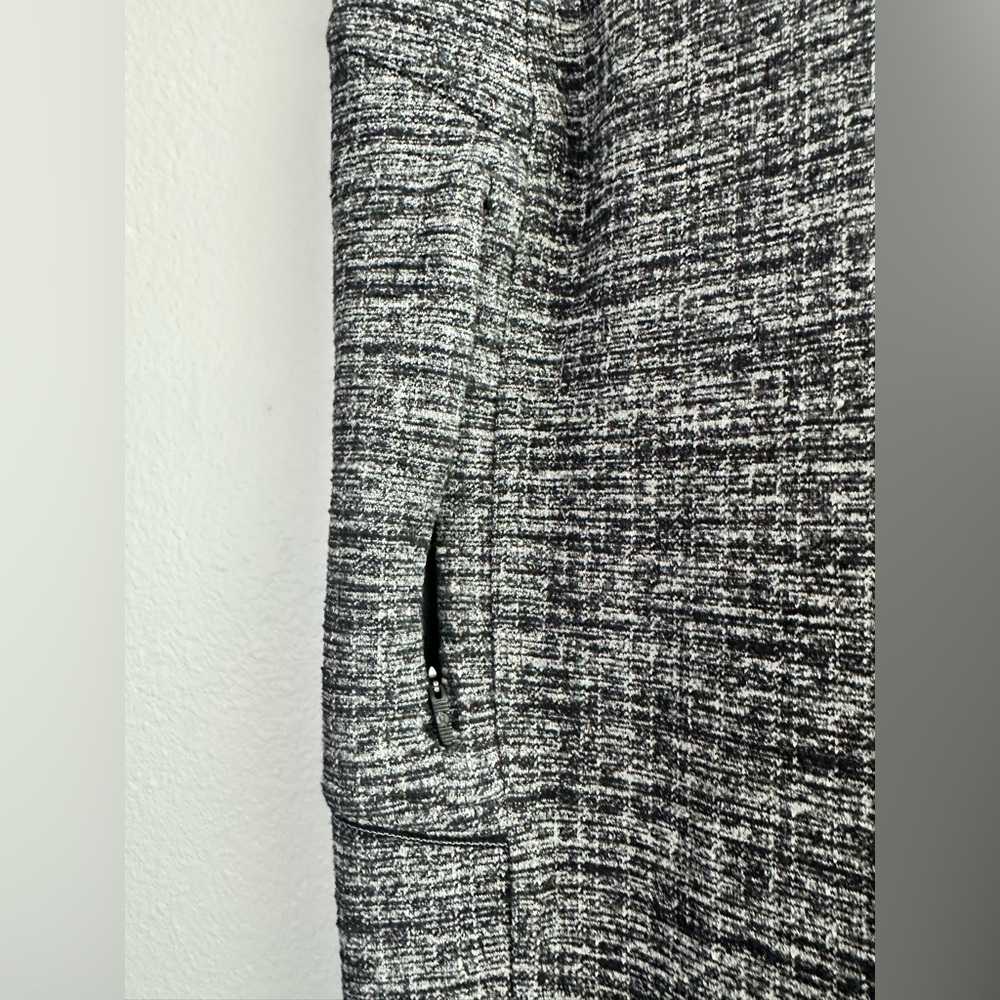Lululemon pants - Picture 4 of 5